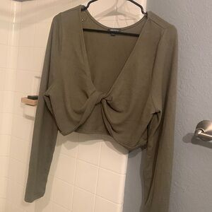 Long sleeve crop top